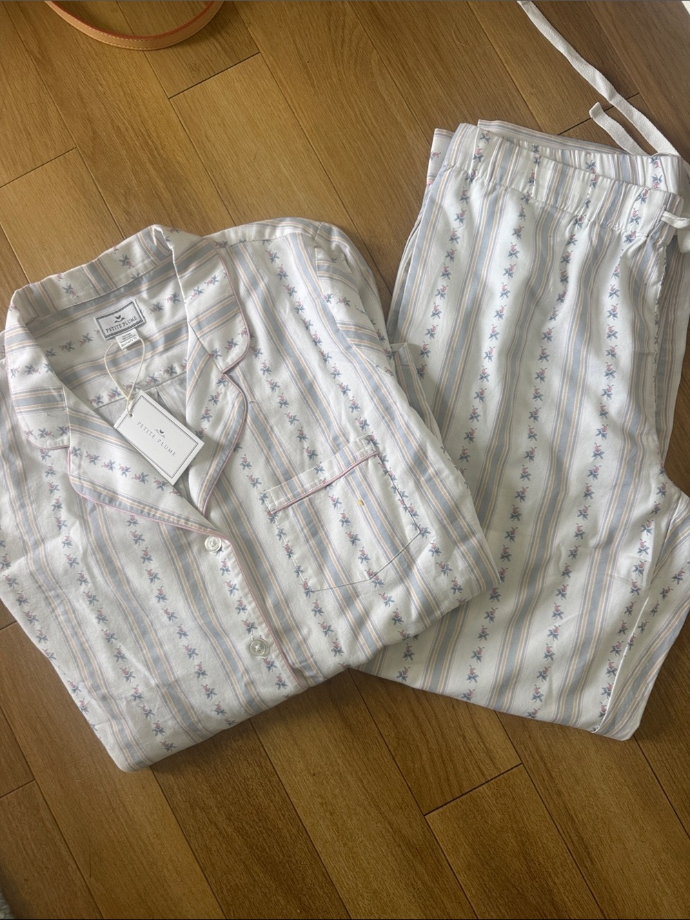 Petite Blume women's  White Striped Floral Cotton Pajama Set. XL